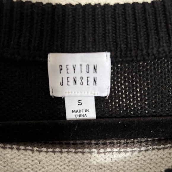 Pre-loved Peyton Jensen black and white striped interest sweater - Picture 5 of 5